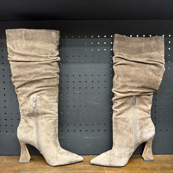 New W/ Box! Women's Vince Camuto Knee High Sable Suede Heeled Fall Boots Size 9 - Picture 2 of 6